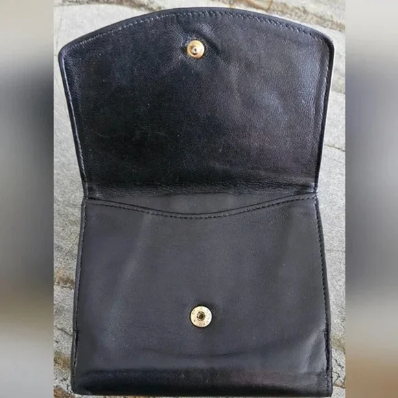 CHANEL Black Leather Wallet - Picture 4 of 10